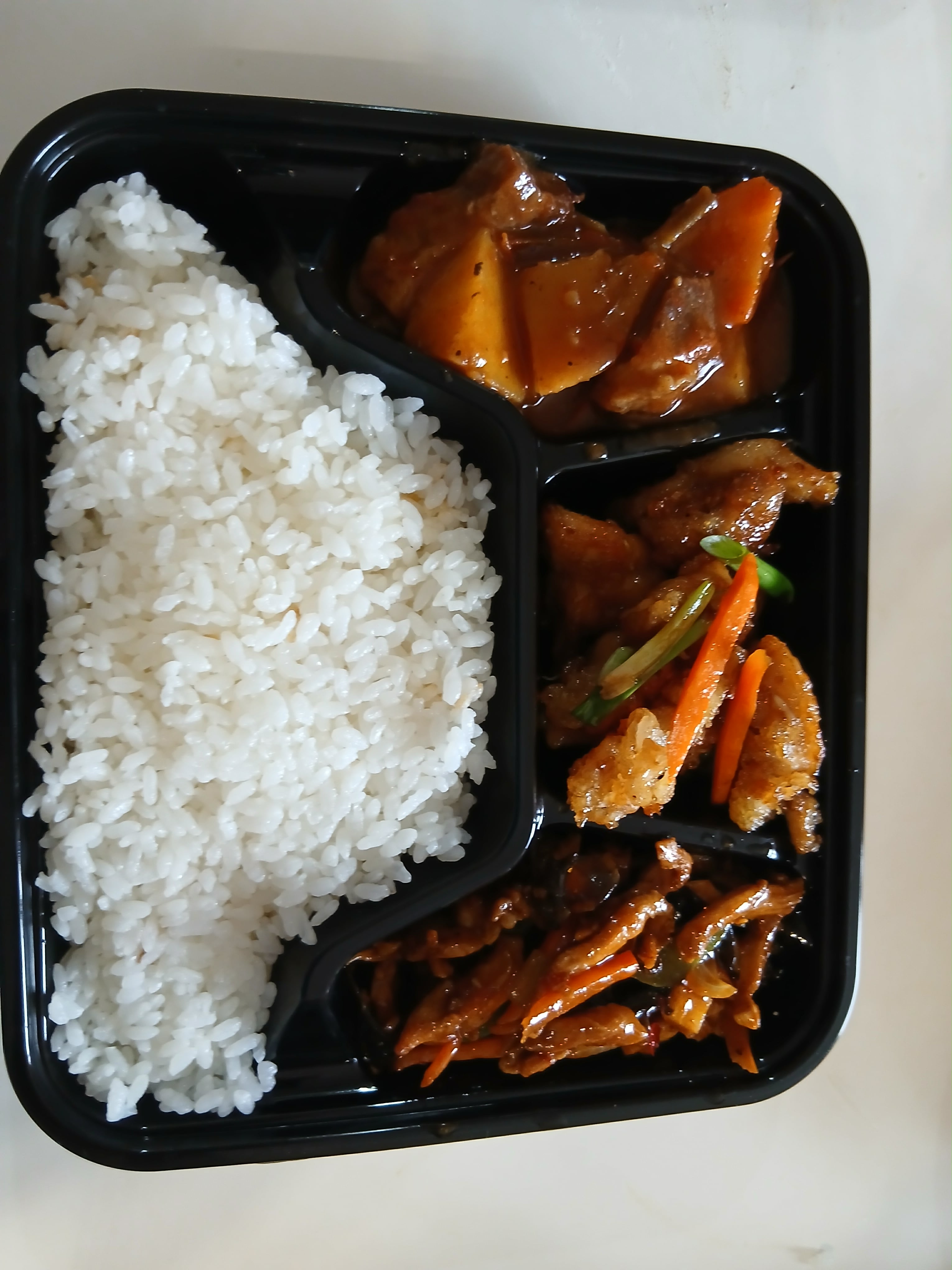 Тахиа, үхрийн махтай хуургатай сет хоол